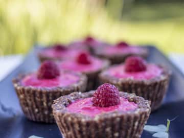 Raw Rasperrby Tarts with a Cacao Nut Base - Delcious and full of flavour, so easy to make. Gluten Free, Vegan, & Refined Sugar Free.
