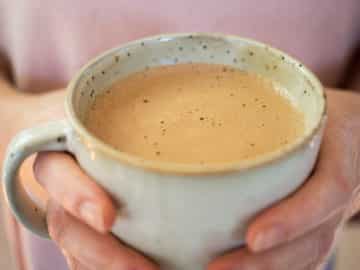 Mug of Paleo Hot Chocolate with Anti-Inflammatory Spices.