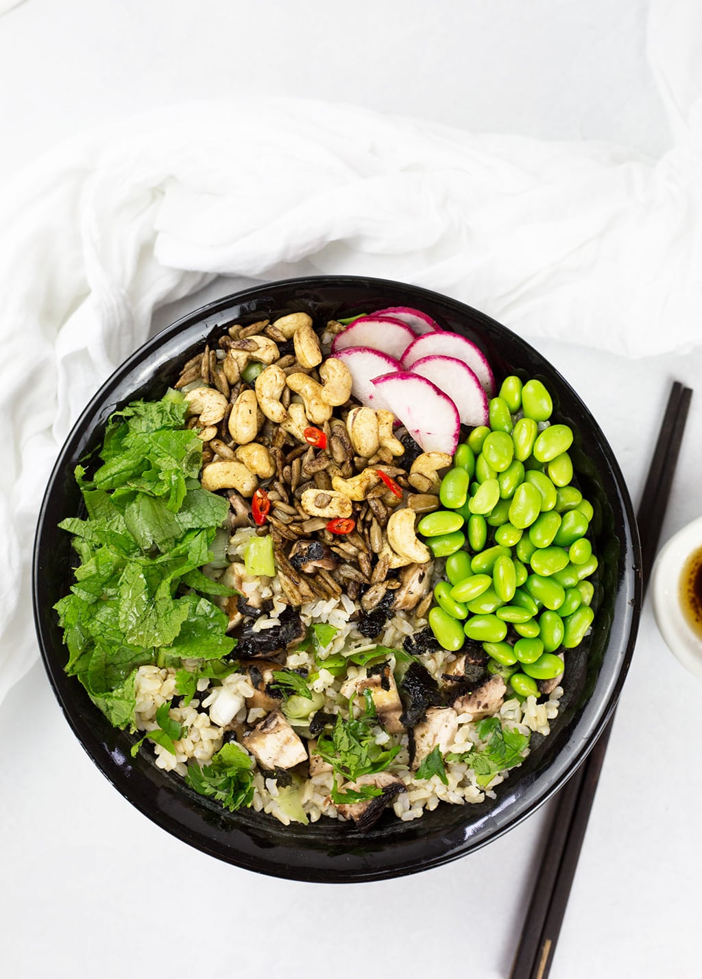 Vegan Poke Bowl with Tahini Sauce - DIY - Bianca Zapatka