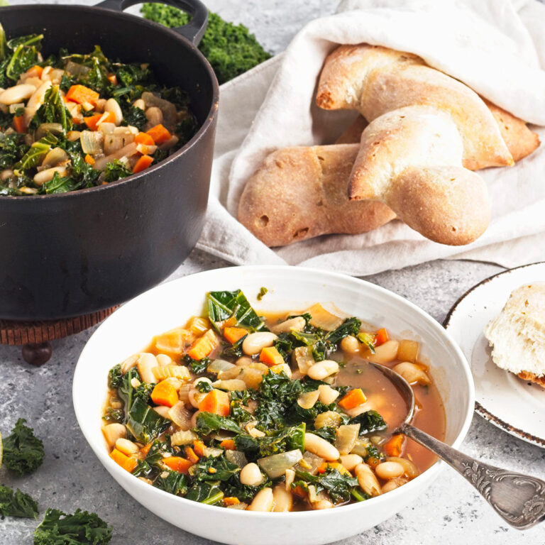 White Bean and Kale Soup (Vegan)